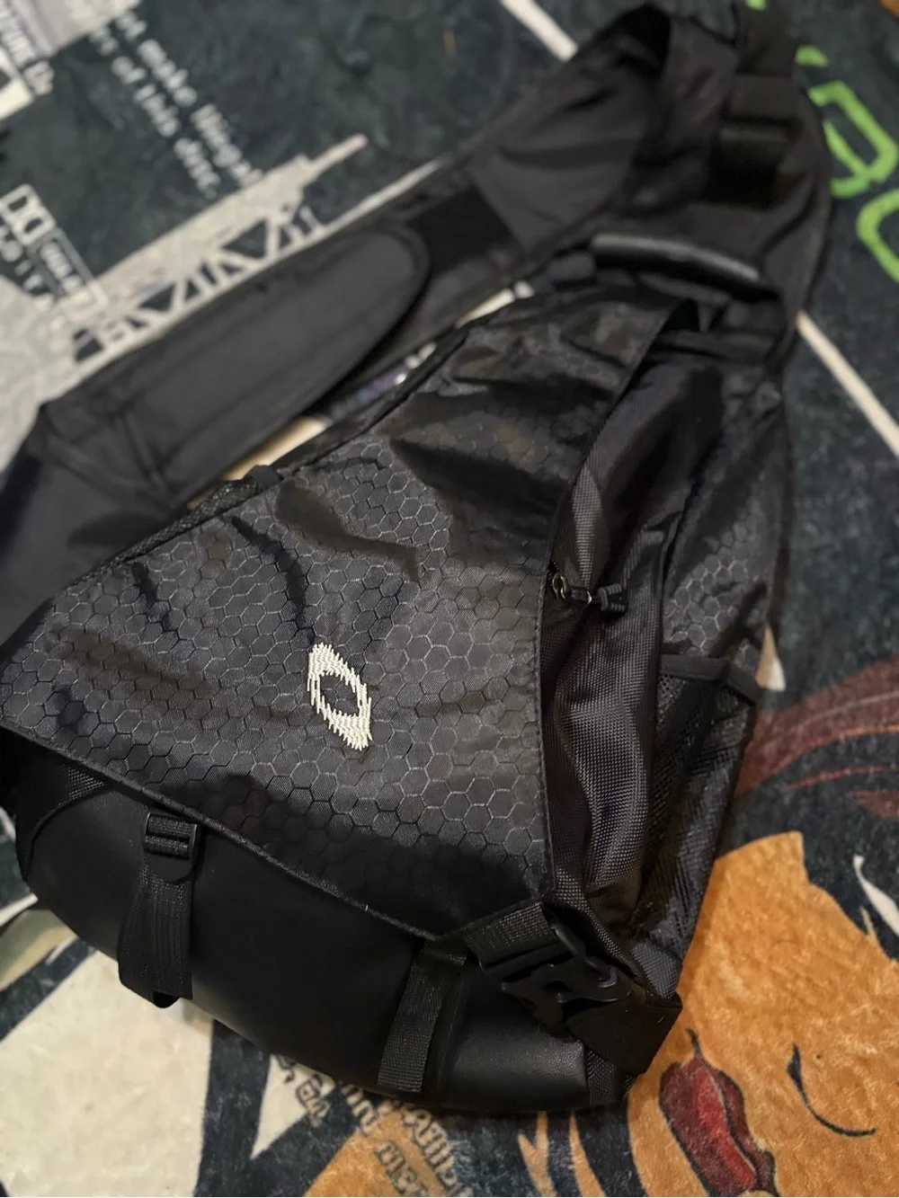 Oakley Software Sling Bag (Black)